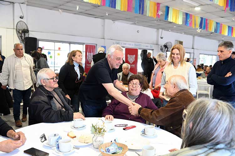 Julio Zamora respaldó a los centros de jubilados de Tigre y anunció continuidad del acompañamiento municipal