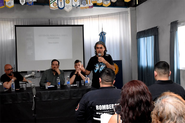 Vecinos de Tigre se organizan para crear comités barriales ante lluvias, anegamientos y crecidas Vecinos de Tigre se organizan para crear comités barriales ante lluvias, anegamientos y crecidas