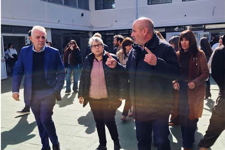 Tigre: fuerte cruce entre el Municipio y el Frente Renovador por los baños de la Escuela Media N° 8