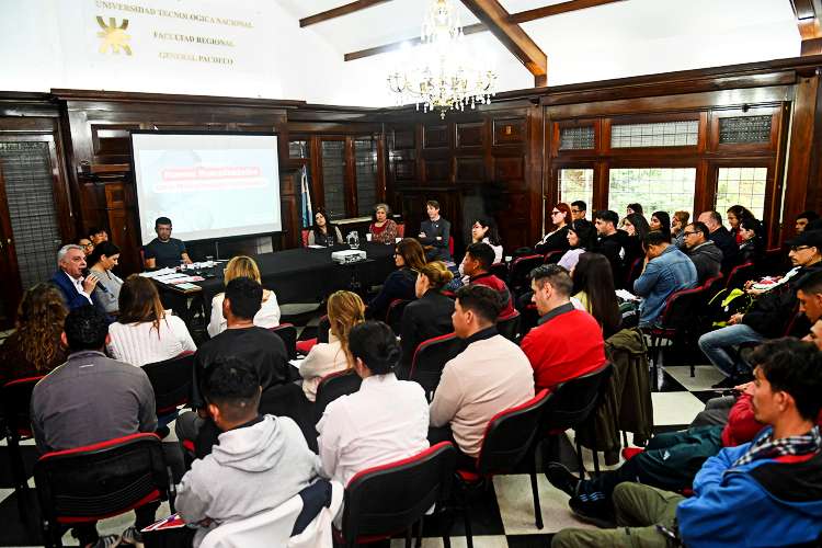 Julio Zamora participó de una jornada sobre Nuevas Masculinidades en la UTN de General Pacheco. Julio Zamora participó de una jornada sobre Nuevas Masculinidades en la UTN de General Pacheco.