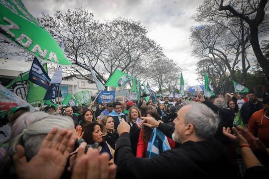 ATE protestó en Olivos contra el plan de retiros que alcanza a más de 20.000 estatales