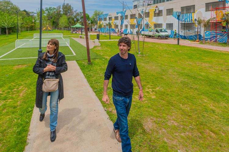 Juan Andreotti anunció la apertura del Parque La Carbonilla, que tendrá juegos, canchas y un canil