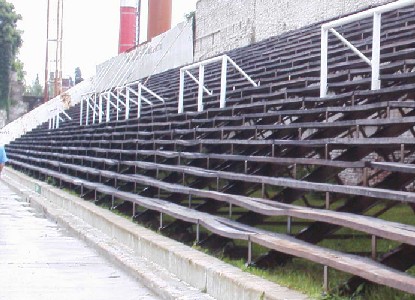Vista de la tribuna visitante de la cancha de Tigre antes del partido. Vista de la tribuna visitante de la cancha de Tigre antes del partido.